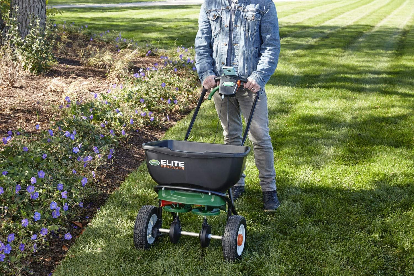 Scotts Elite Spreader for Grass Seed, Weed and Feed, Fertilizer, Salt and Ice Melt, Durable Push Spreader Holds up to 20,000 sq. ft Product