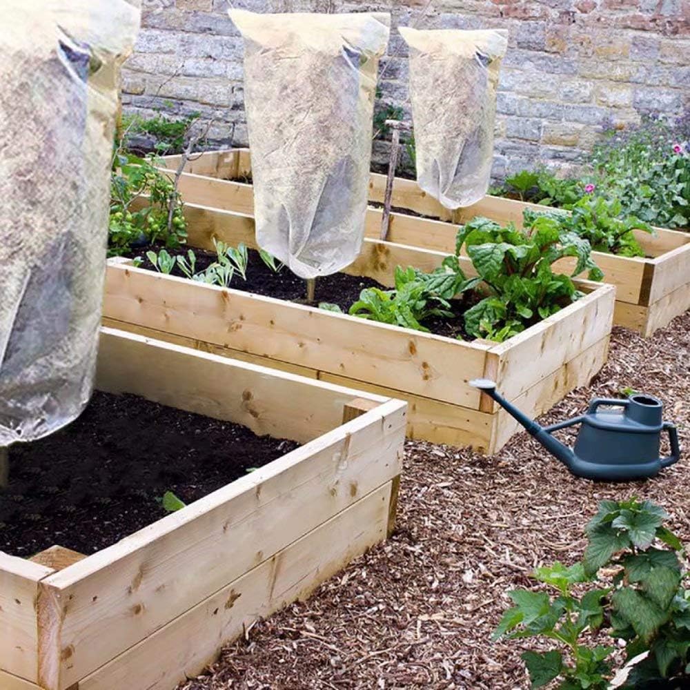 Agfabric Plant Covers Freeze Protection 120"x120" 1.5oz Garden Plant Cover Plant Frost Protection Covers Winter Frost Pests Protection,White