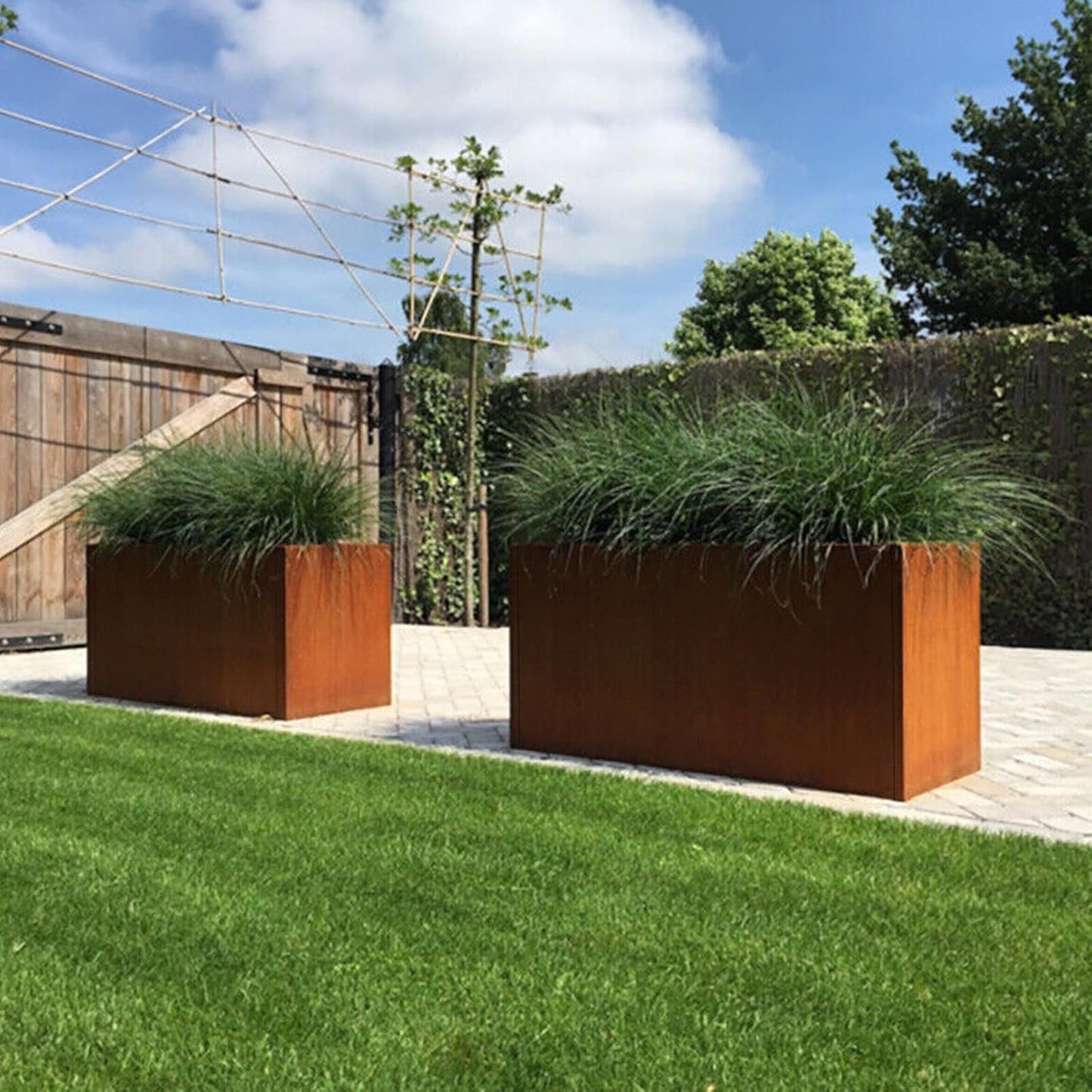 Corten Steel Corner Metal Planter Box Garden Steel Planter Pot for Patio Modern Farmhouse Rustic Design (L36 x W12 x D16, Rusted)