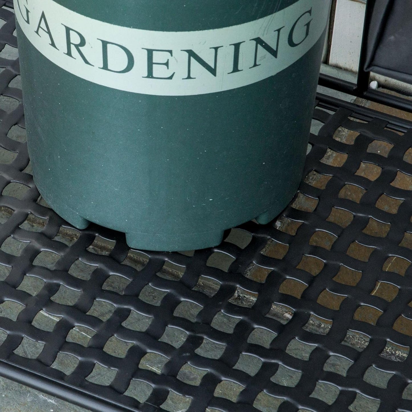 Outsunny Folding Potting Bench Table, Metal Garden Workstation, Work Bench with Large Build-in Bag with Cover, 5 Hanging Hooks & Storage Shelf, Flourishes