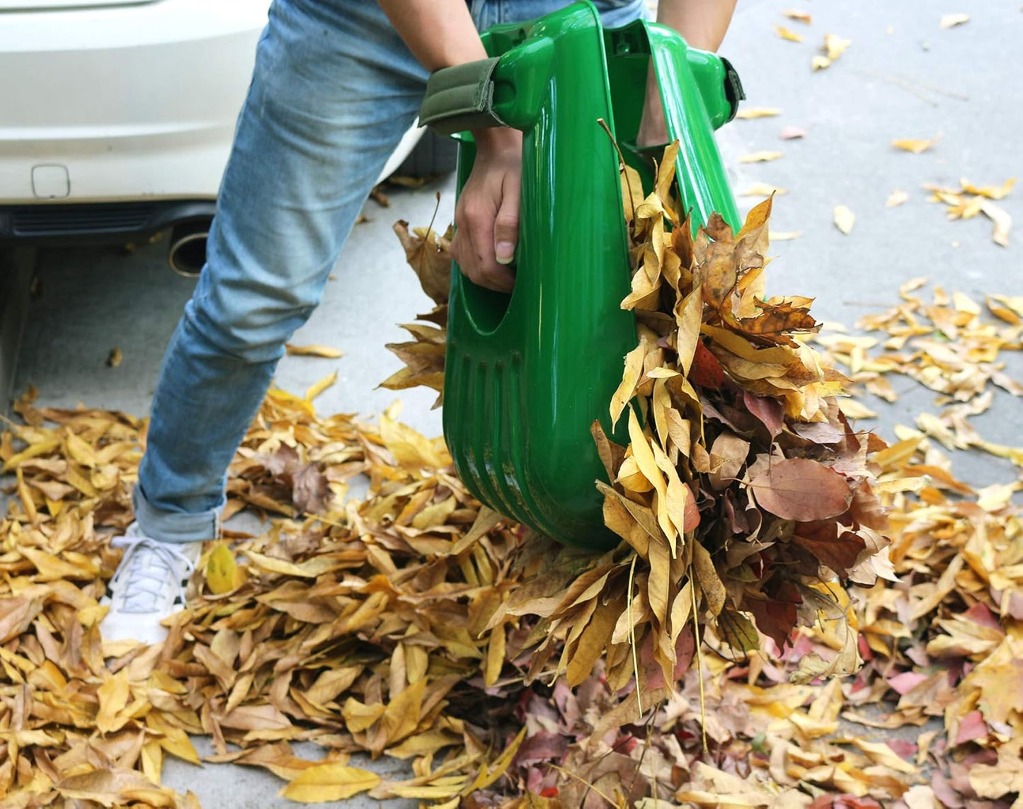 Gardzen Large Leaf Scoop Hand Rakes, Debris and Yard Waste Removal, Comes with 72 Gallon Garden Bag, Work Gloves, Protective Pads