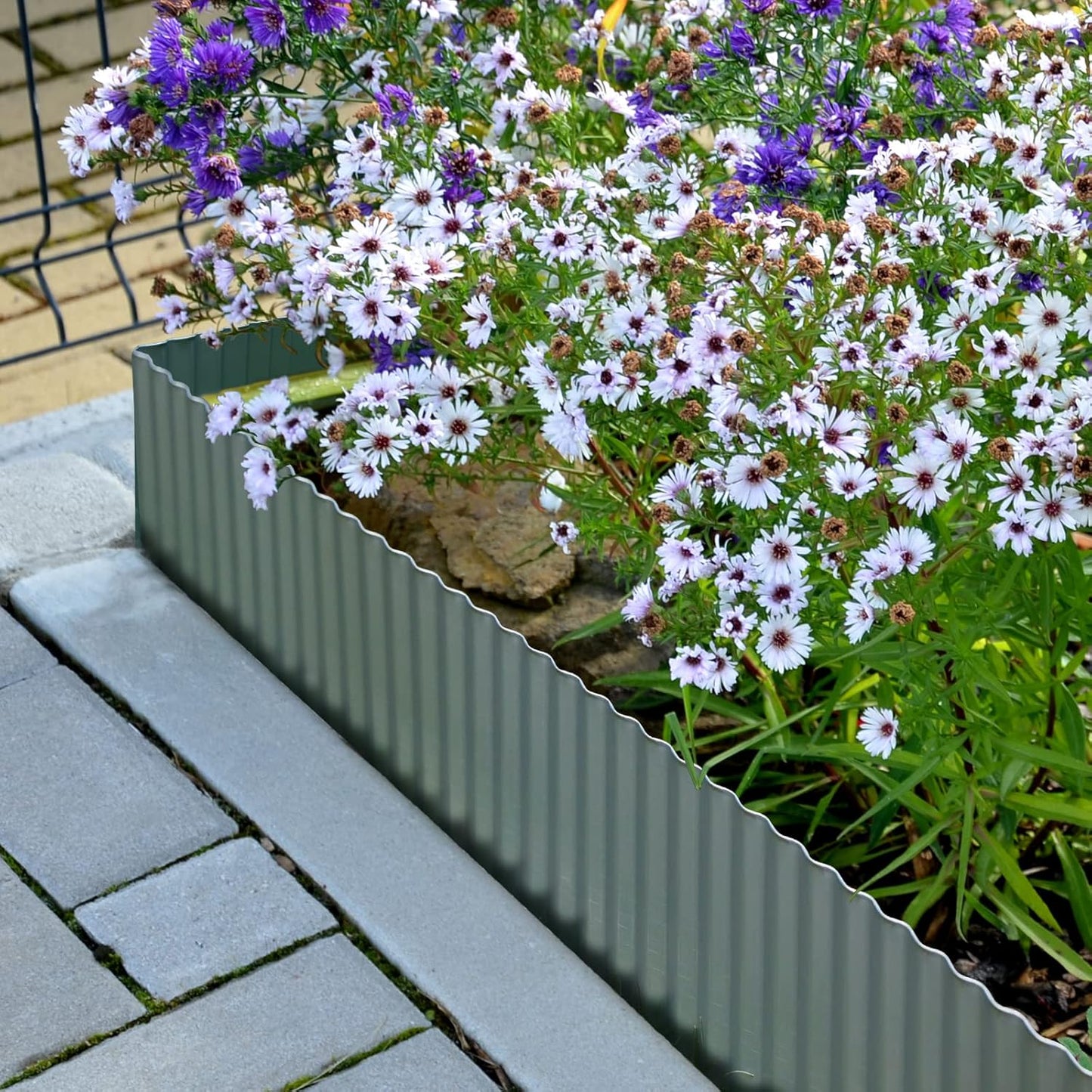 Worth Wide-Corrugated Galvanized Steel Landscape Edging, 6" x 20Ft Flexible Sturdy Lawn Garden Metal Edging Long Strips for Raised Flower Bed Tree Surrounds,Silver