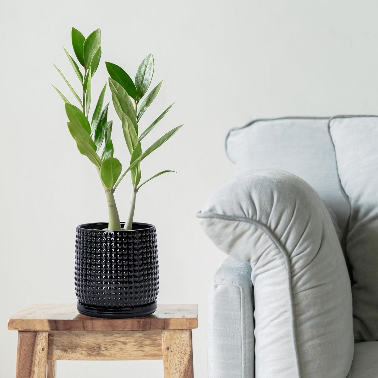 D'vine Dev 6 Inch 4 Inch Ceramic Indoor Planter Pots with Drainage Hole and Saucer, Beaded Design Flower Pots, Set of 2, Gloss Black, 27-D-U-2