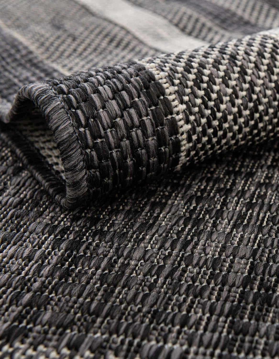 Unique Loom Outdoor Border Collection Area Rug - Soft Border (5' 1" Square, Black/ Ivory)