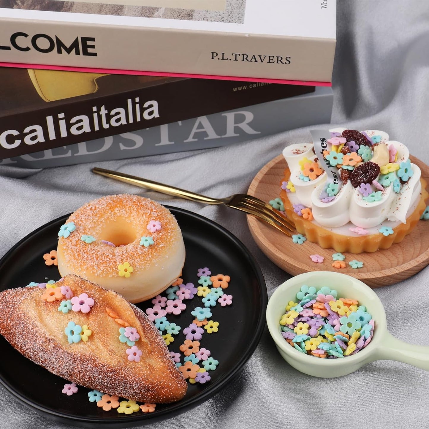 Flower Sprinkles Edible Flowers for Cake Decorating, Mix Sizes Confetti Baking Sugar for Cupcake, Cookie, Donut Dessert Decoration, Wedding Party Chirstmas Supplies