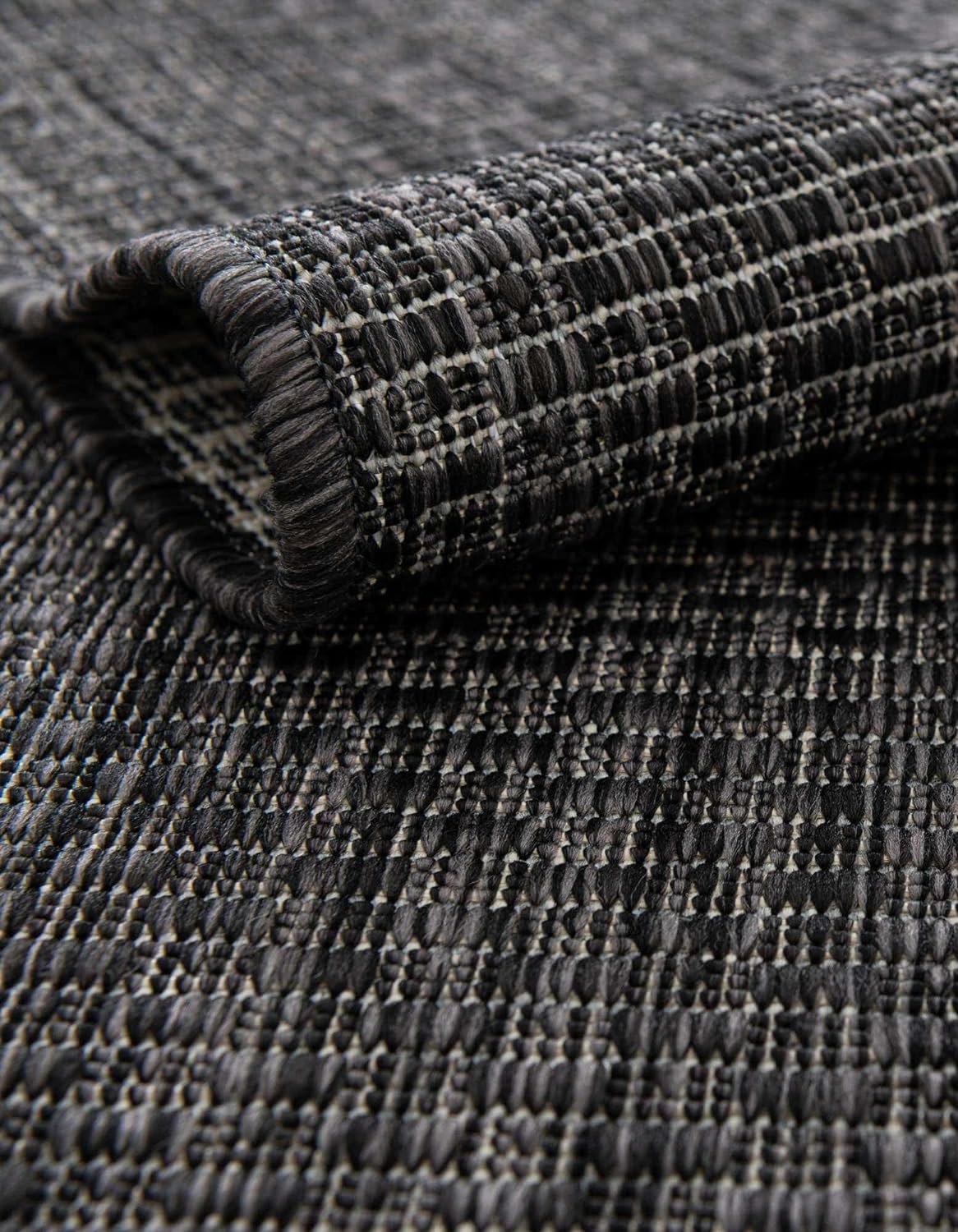 Unique Loom Outdoor Solid Collection Area Rug (6' 1" Round Black/Ivory)