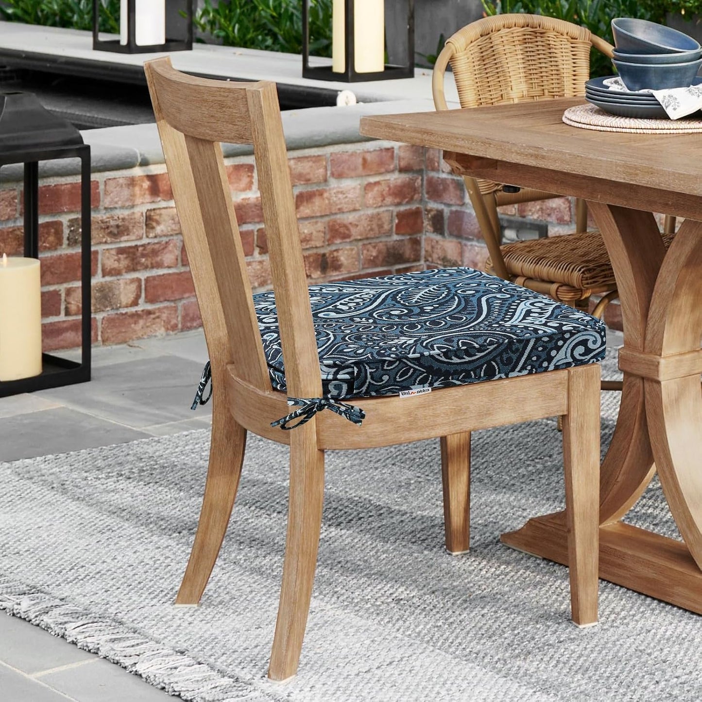 Round Corner Seat Cushions, 17" x 16" x 2", Set of 4, Indoor Outdoor Water Repellent Universal Chair Pads with Ties for Patio Furniture, Garden Deck Dining Chairs, Damask Blue Flower