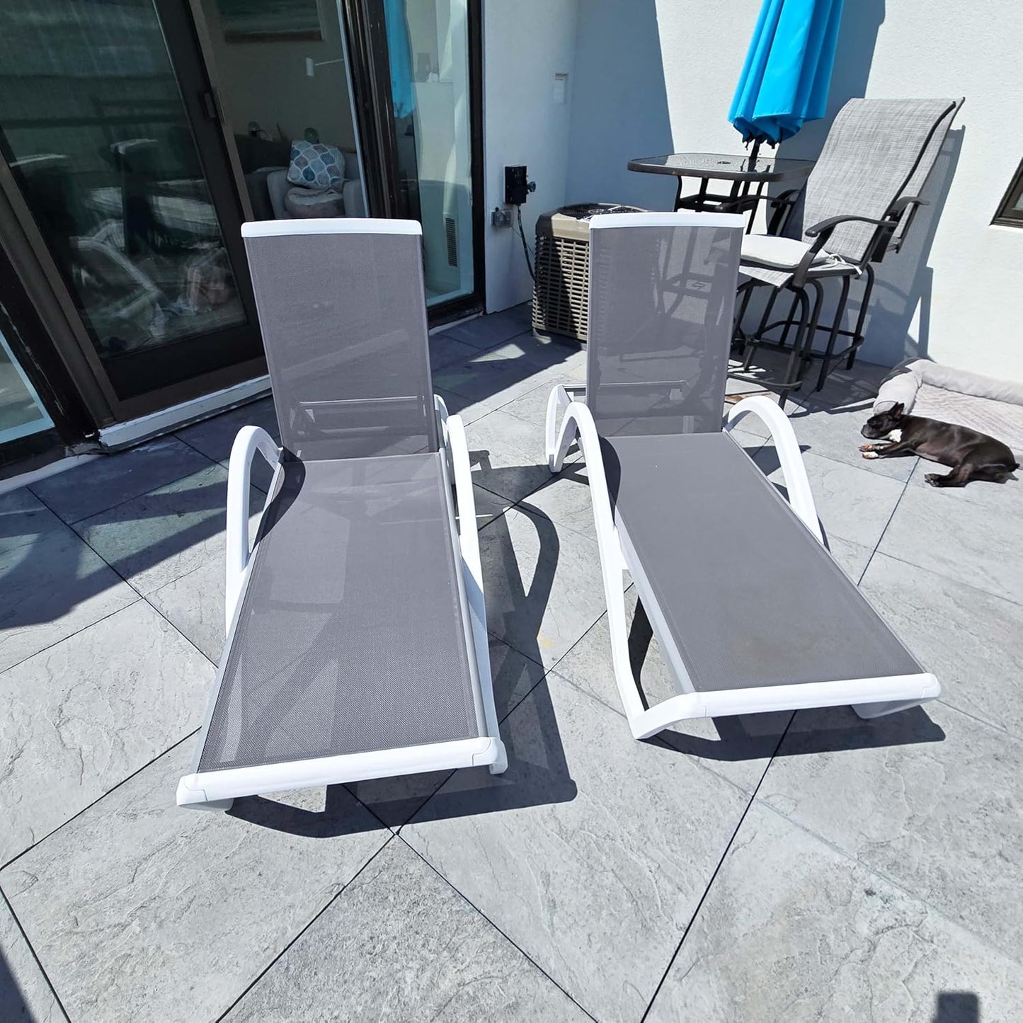 PURPLE LEAF Patio Chaise Lounge Chair with Armrests Outside Aluminum Plastic Stackable Tanning Chairs for Pool Sunbathing Beach Deck Outdoor Lounger, Light Gray