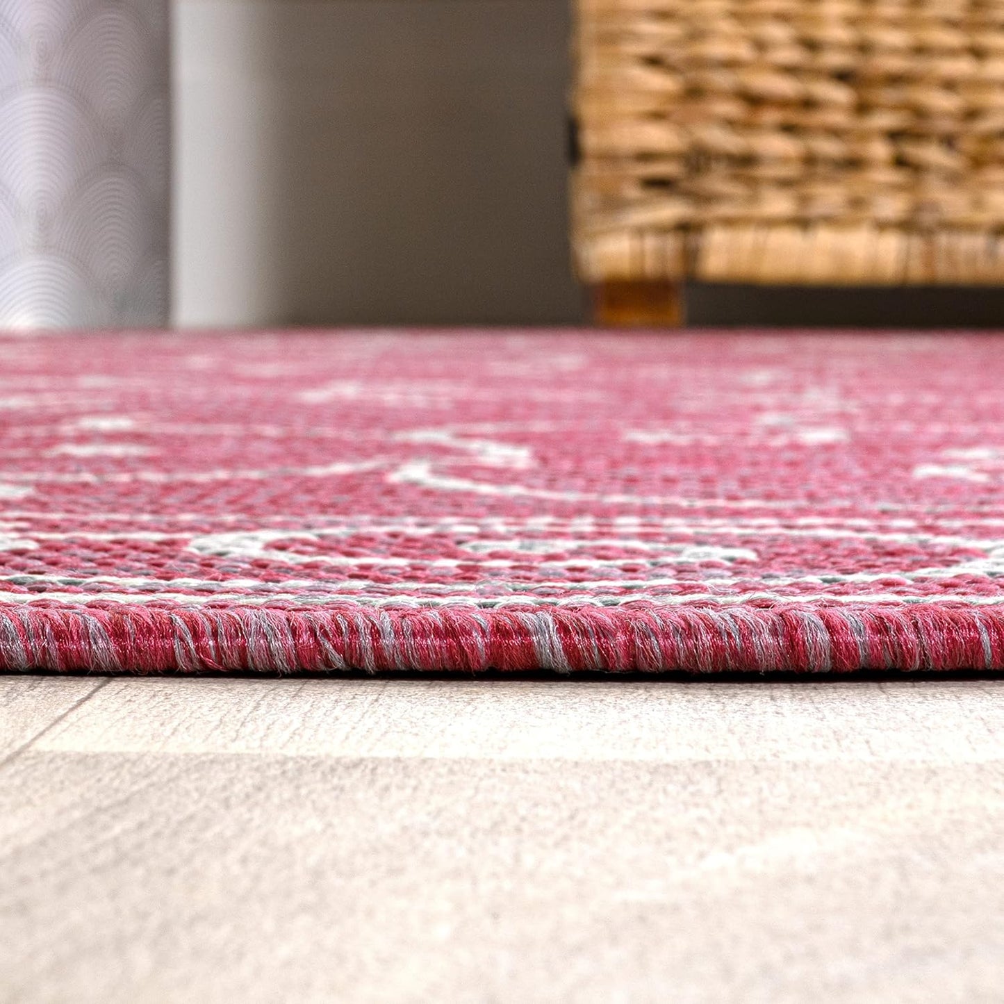 JONATHAN Y SMB106J-4 Charleston Vintage Filigree Textured Weave Indoor Outdoor Area Rug, Classic Traditional Easy-Cleaning,Bedroom,Kitchen,Backyard,Patio,Non Shedding, 4 X 6, Fuchsia/Light Gray