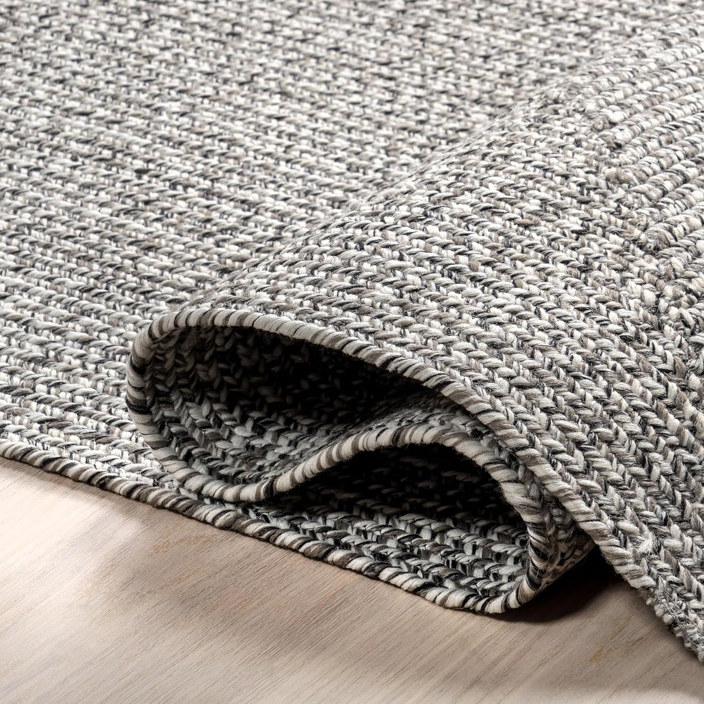 nuLOOM 4' x 6' Solid Hand Braided Indoor/Outdoor Area Rug, Pet-Friendly, High Traffic, Weather Resistant, for Patio, Balcony, Bedroom, Living Room, Dining Room, Wynn Salt And Pepper