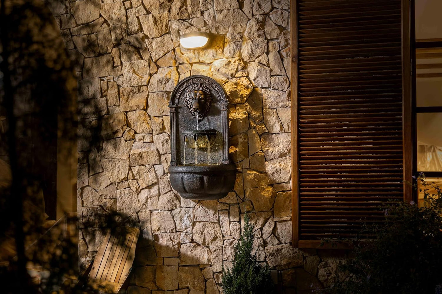 Lion Head Wall Fountain – Outdoor/Indoor Wall-Mounted Waterfall Fountain with LED Lights, Decorative Stone Resin Lion Statue for Garden, Patio, Yard, Modern Wall Decor(Bronze Color)