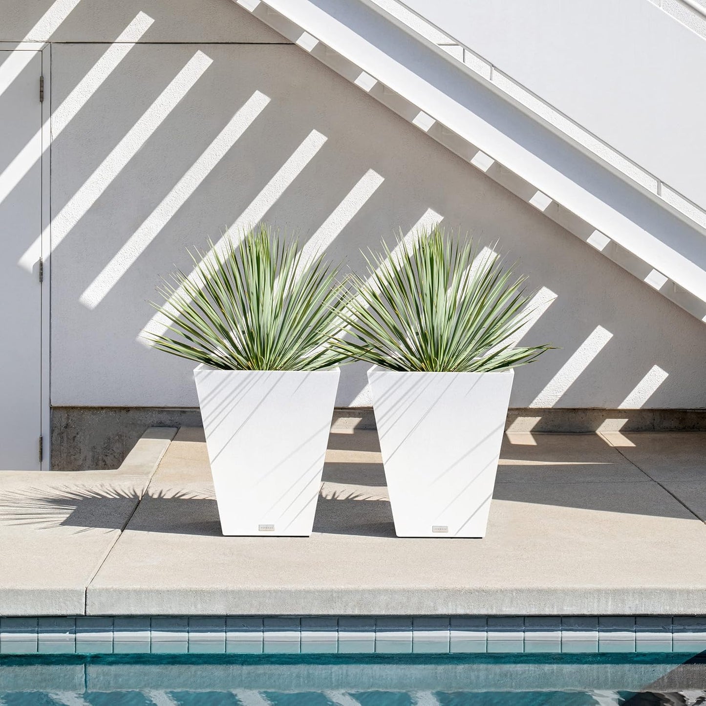 Veradek Pure Series Nobleton Plastic Planter - Large Pots for Indoor or Outdoor Porch/Patio | Durable All-Weather Use with Drainage Holes | Modern Planter Décor for Flowers, Shrubs, Trees