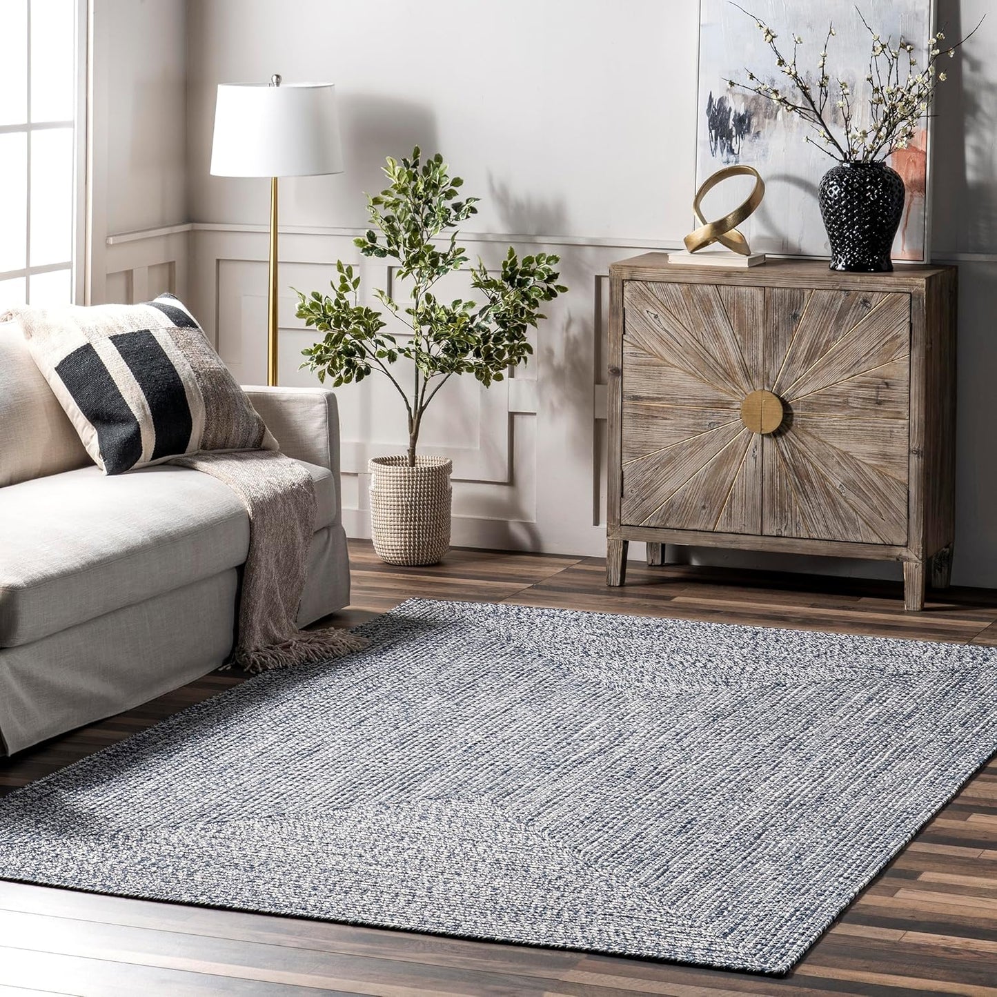 nuLOOM 4' Round Solid Hand Braided Indoor/Outdoor Area Rug, Pet-Friendly, High Traffic, Weather Resistant, for Patio, Balcony, Bedroom, Living, Dining Room, Wynn Navy