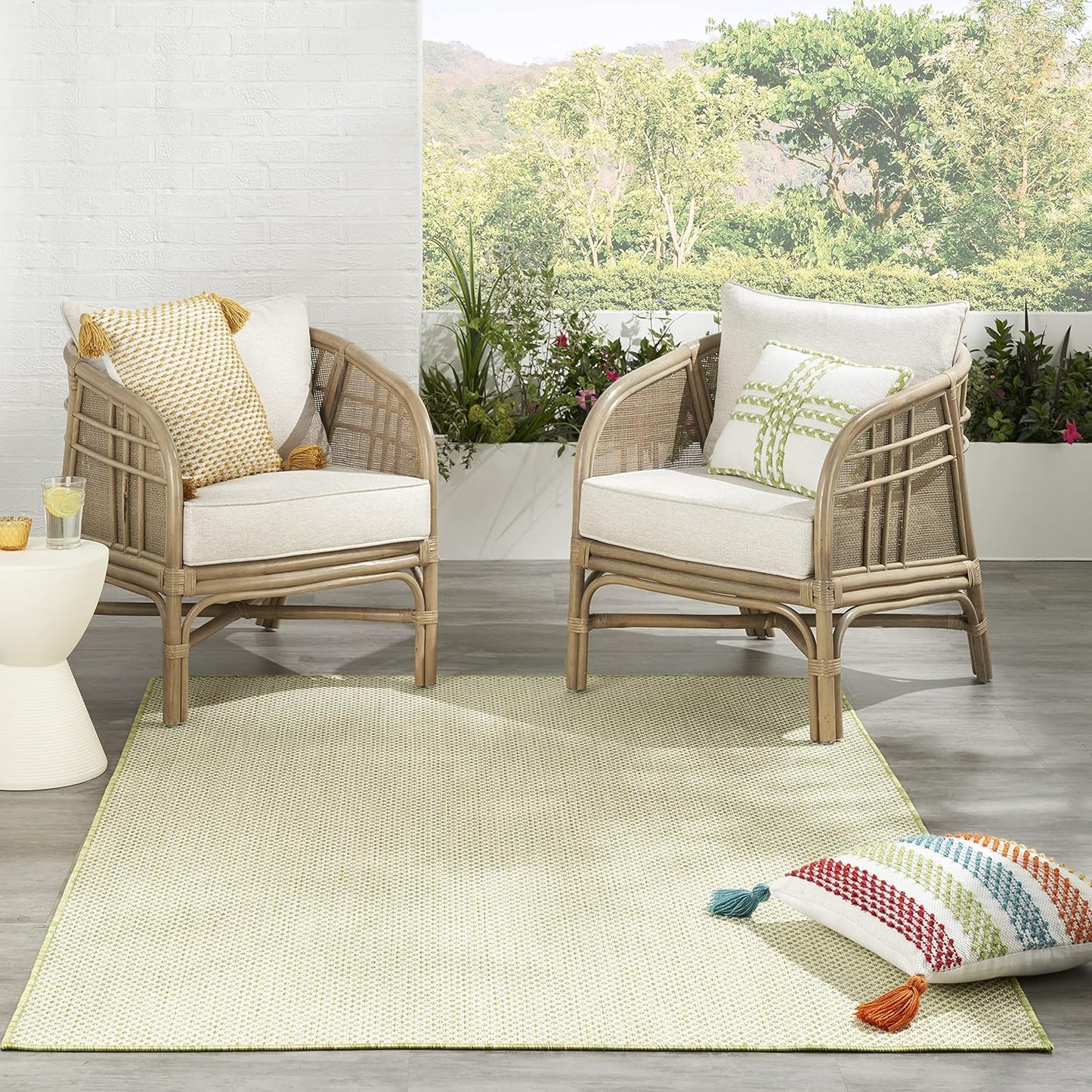 Nourison Home Courtyard 48" x 72" Fabric Indoor/Outdoor Rug in Ivory Green