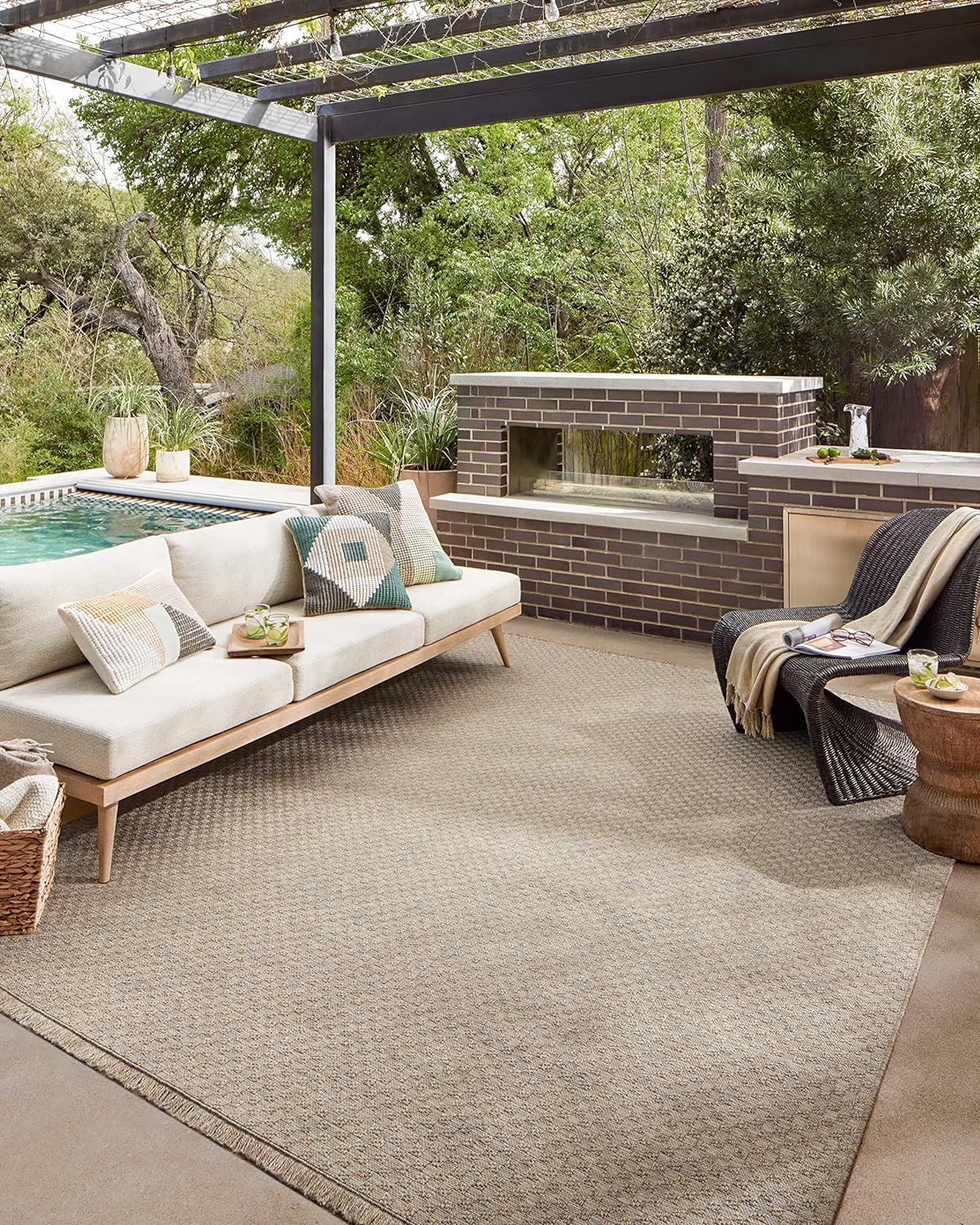Loloi Dawn Collection Indoor/Outdoor DAW-02 Tan 2'-3" x 3'-9" Accent Rug